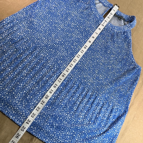 Adrianna Papell Blue Floral Sleeveless Blouse - Picture 5 of 7